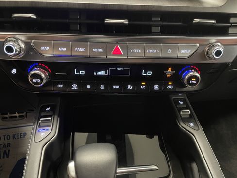 Used 2024 Kia Telluride SX Prestige image 13