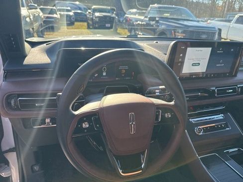 Used 2025 Lincoln Aviator Reserve w/ Illumination Package image 17