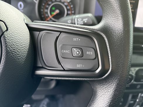 Certified 2025 Jeep Gladiator Sport image 24