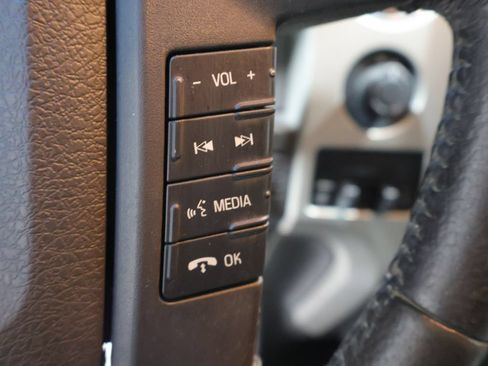 Used 2014 Ford F150 XLT AWD/4WD image 16