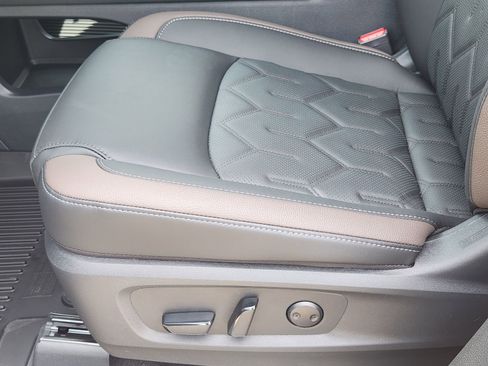 New 2026 Nissan Pathfinder Platinum FWD image 22