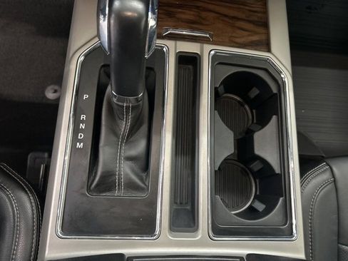 Used 2020 Ford F150 Lariat image 14