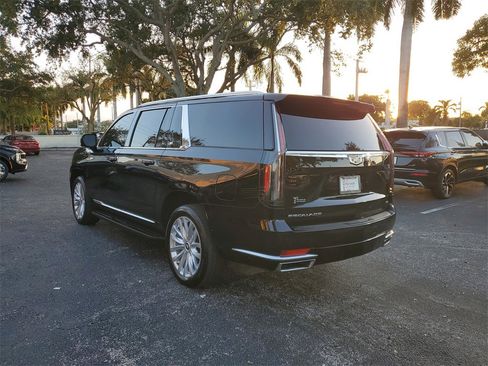 Used 2024 Cadillac Escalade ESV Luxury image 4