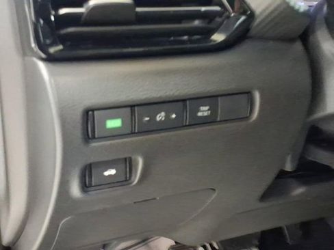 Certified 2025 Nissan Sentra SR w/ SR Premium Package image 19