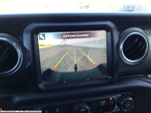 Used 2020 Jeep Gladiator Rubicon AWD/4WD image 10