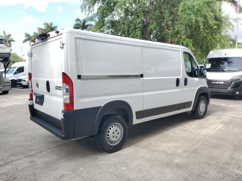 Used 2025 RAM ProMaster 2500 w/ Convenience Group FWD image 6