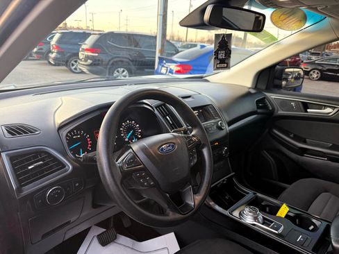 Used 2019 Ford Edge SE image 8