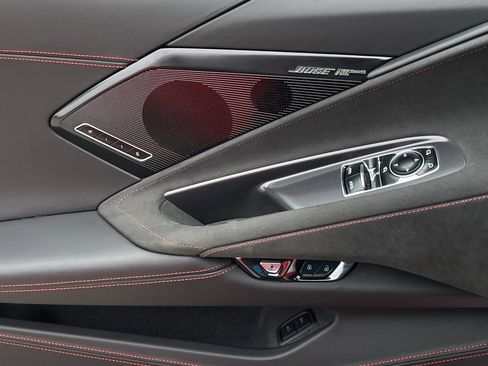 Used 2024 Chevrolet Corvette Stingray Premium Cpe w/ Z51 Performance Package image 23