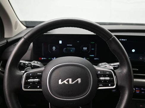 Used 2025 Kia Carnival SX Prestige FWD image 13
