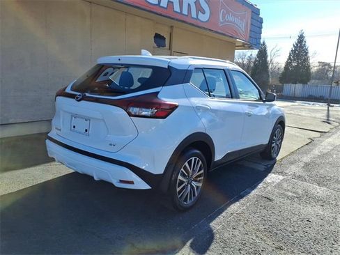 Used 2024 Nissan Kicks SV image 5