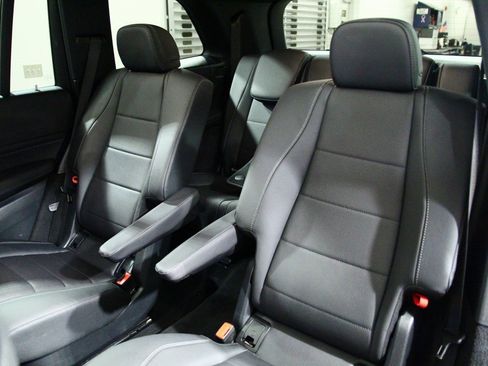 Used 2025 Mercedes-Benz GLS 450 4MATIC image 30