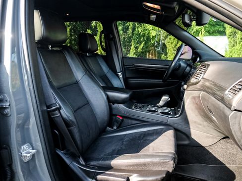 Used 2022 Jeep Grand Cherokee Laredo X AWD/4WD image 33