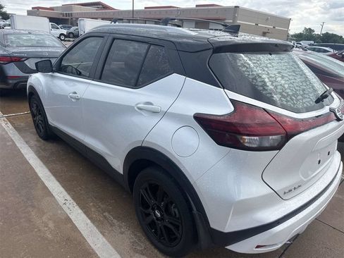 Used 2021 Nissan Kicks SV w/ Exterior Package FWD image 5