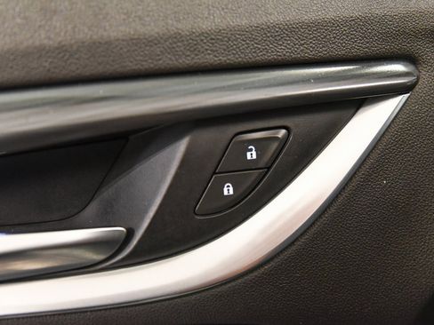 Used 2024 Buick Enclave Premium image 16