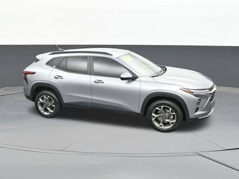 Used 2025 Chevrolet Trax LT w/ Driver Confidence Package FWD image 66