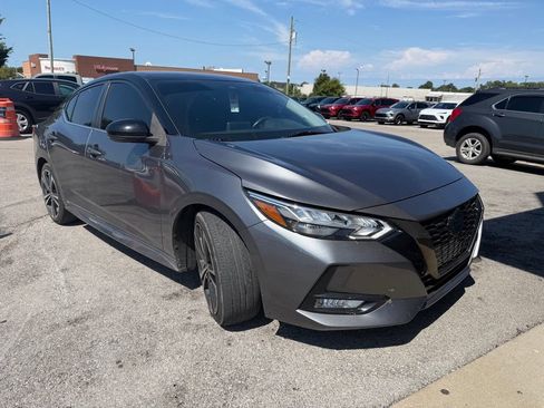 Used 2021 Nissan Sentra SR FWD image 2