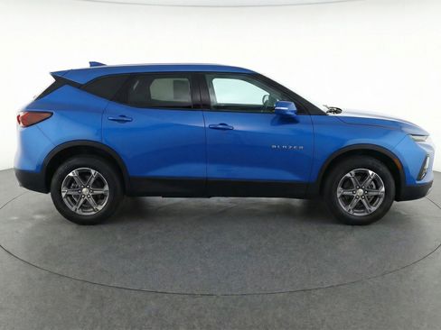 Used 2025 Chevrolet Blazer LT image 11