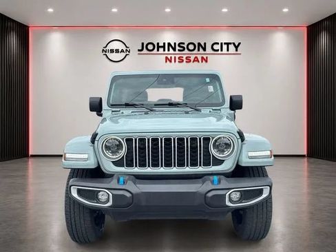 Used 2024 Jeep Wrangler Unlimited Sahara AWD/4WD image 10