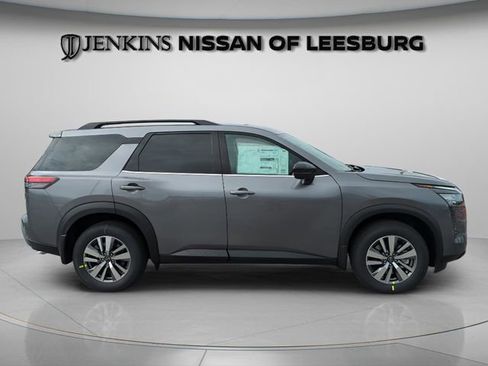 New 2026 Nissan Pathfinder SL FWD image 3