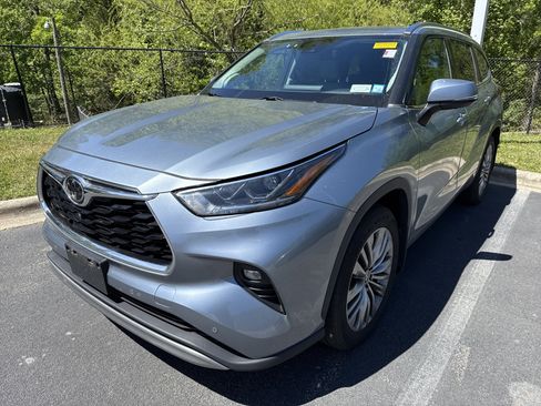 Used 2020 Toyota Highlander Platinum image 5