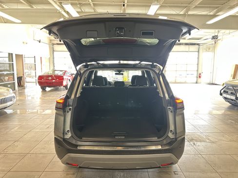 Used 2023 Nissan Rogue SV image 24