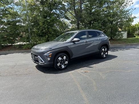 Used 2025 Hyundai Kona SEL AWD/4WD image 2
