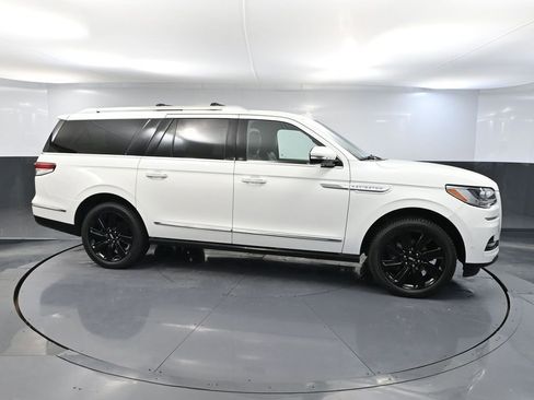 Used 2024 Lincoln Navigator L Reserve w/ Equipment Group 201A image 4