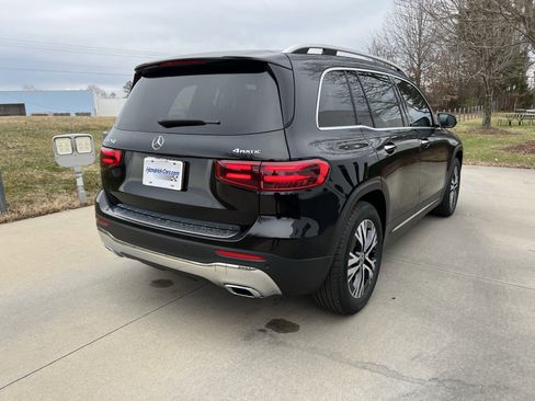 Used 2024 Mercedes-Benz GLB 250 4MATIC image 9