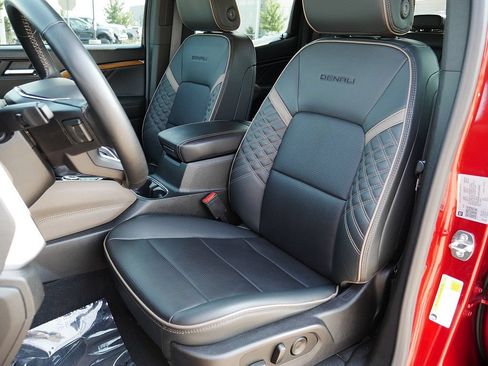 Used 2023 GMC Canyon Denali AWD/4WD image 14