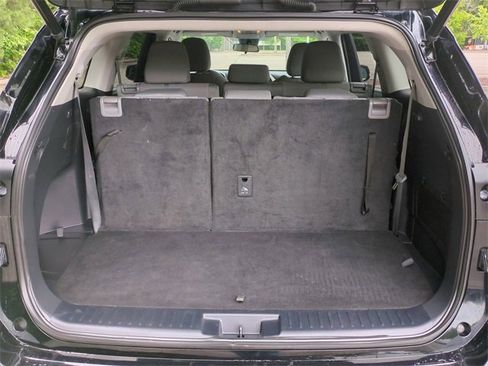 Used 2023 Toyota Highlander LE image 13