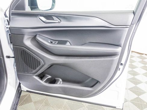 New 2025 Jeep Grand Cherokee L Altitude image 35