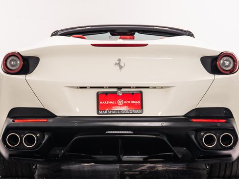 Used 2020 Ferrari Portofino image 8