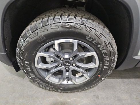 New 2026 Chevrolet Equinox ACTIV w/ Convenience Package III image 9