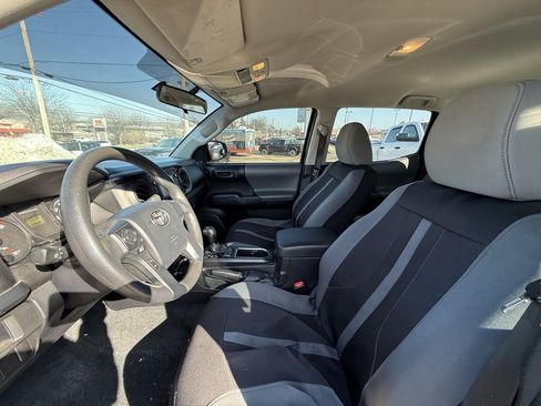 Used 2016 Toyota Tacoma SR w/ SR Convenience Package image 13