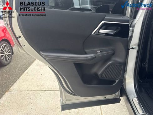 Used 2022 Mitsubishi Outlander ES AWD/4WD image 36