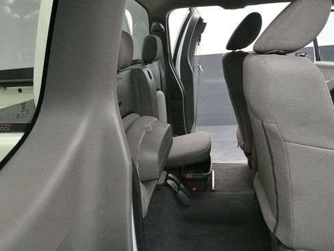 Used 2019 Nissan Frontier S image 12