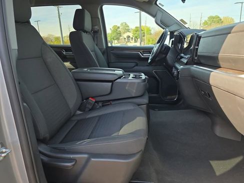 Used 2025 Chevrolet Silverado 1500 LT AWD/4WD image 15