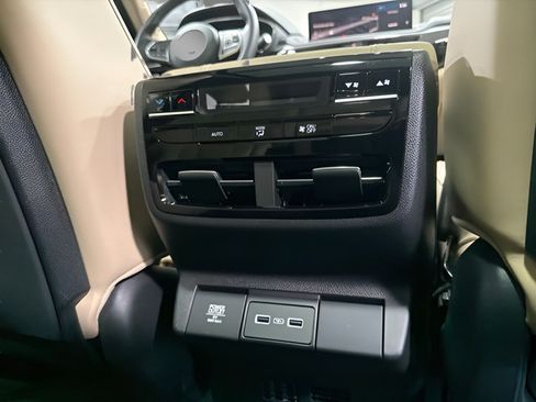 Used 2023 Acura MDX FWD w/ Technology Package image 37