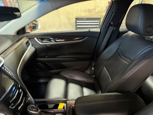 Used 2014 Cadillac XTS Luxury image 28