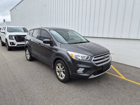 Used 2017 Ford Escape SE FWD image 3