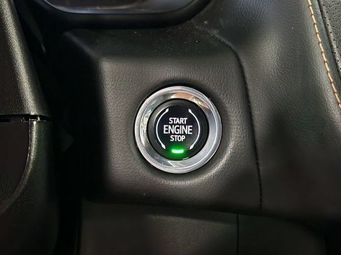 Used 2023 GMC Yukon AT4 AWD/4WD image 41