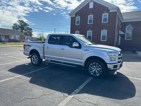 Used 2017 Ford F150 Lariat w/ Equipment Group 502A Luxury image 3