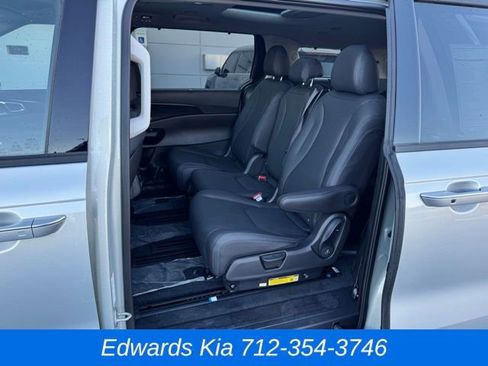 New 2026 Kia Carnival SX Prestige FWD image 16
