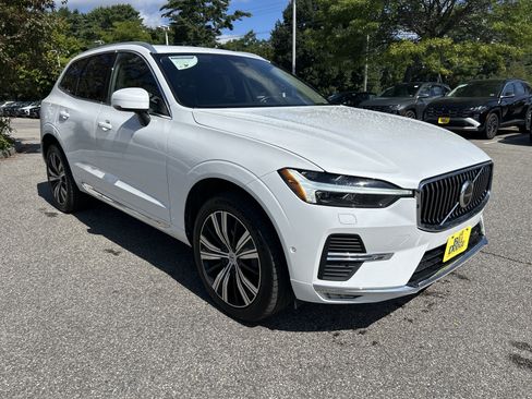 Used 2023 Volvo XC60 B5 Plus w/ Climate Package AWD/4WD image 3