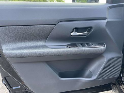 New 2026 Nissan Kicks SV w/ Cold Weather Package FWD image 11