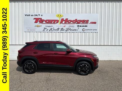 Used 2023 Chevrolet TrailBlazer LT w/ Convenience Package AWD/4WD image 1