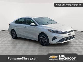 Used 2023 Kia Forte LXS image 1