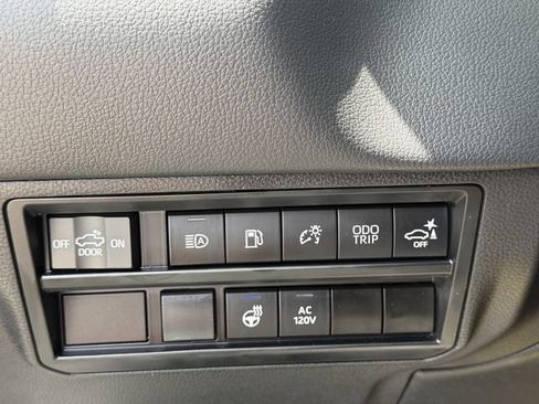 Used 2024 Toyota Tundra Limited AWD/4WD image 22