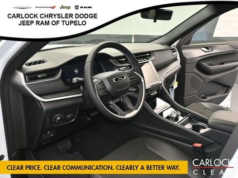 New 2025 Jeep Grand Cherokee Altitude image 10