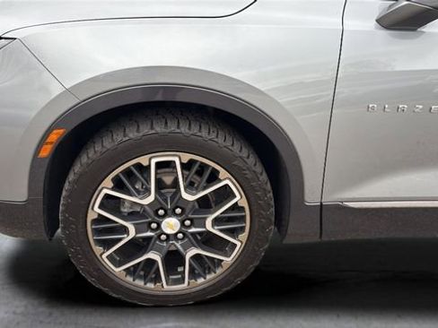 Used 2023 Chevrolet Blazer Premier w/ Enhanced Convenience Package image 32